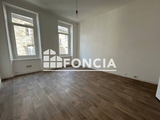 Appartement à louer 465 € 1 pièce 34,4 m² RDC/3 Centre Lannion 22300