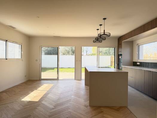 Maison à vendre 539 000 € 4 pièces 3 chambres 114,8 m² 800 m² de terrain Eysines 33320