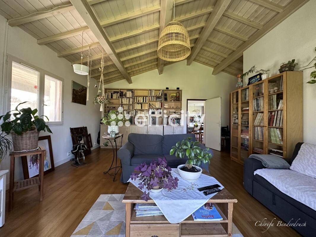 Maison à vendre, 142m², SAINT CAPRAIS DE BORDEAUX