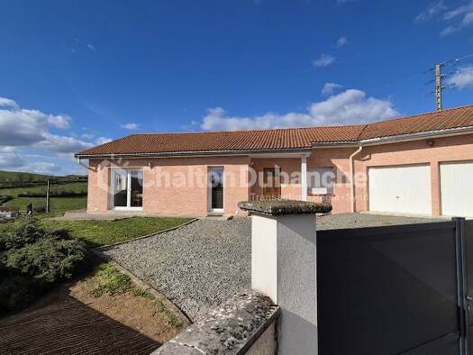 Maison de plain-pied à vendre 205 000 € 5 pièces 4 chambres 111 m² 822 m² de terrain Balbigny 42510