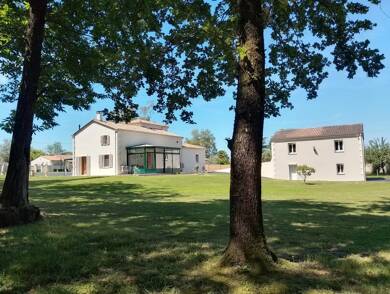 Maison à vendre 598 000 € 9 pièces 5 chambres 223 m² Mouthiers-sur-Boëme 16440