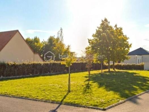 Terrain constructible viabilisé à vendre 148 000 € 735 m² de terrain Saline 14940