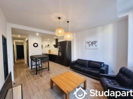 Studio à louer - logement étudiant 300 € 1 pièce 1 chambre 13 m² 1er étage Centre-Marcadieu-Marne Tarbes 65000