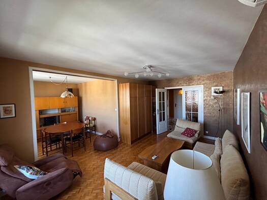 Appartement à vendre 167 500 € 3 pièces 2 chambres 73 m² Étage 3/3 Pont de Cheruy 38230