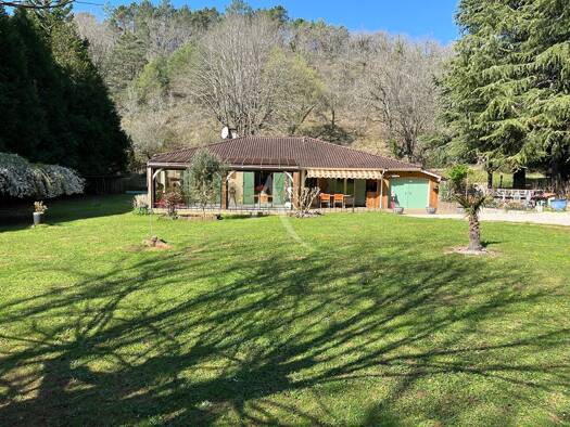 Maison de plain-pied à vendre 232 000 € 4 pièces 3 chambres 100 m² 7 868 m² de terrain Prayssac 46220
