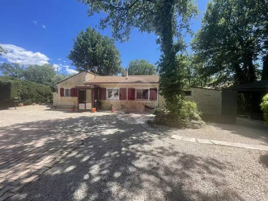 Maison de plain-pied à vendre 485 000 € 5 pièces 3 chambres 137 m² 1 677 m² de terrain Saint-Paul-en-Forêt 83440