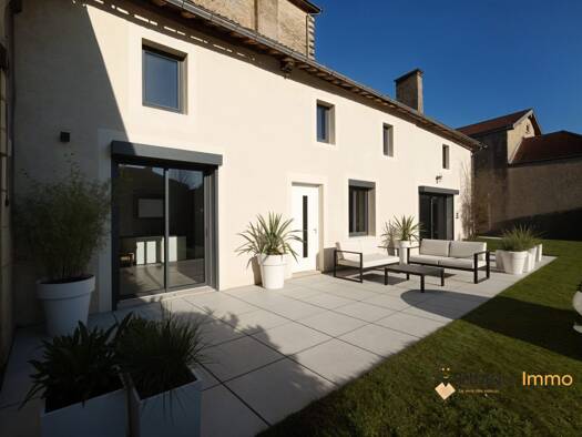 Maison à vendre 135 000 € 8 pièces 6 chambres 278 m² Colombey les Deux Églises 52330