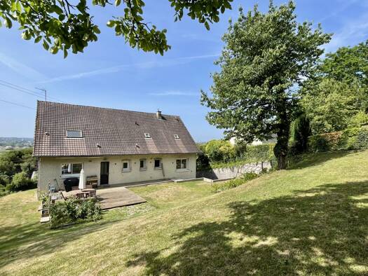 Maison à vendre 287 000 € 8 pièces 6 chambres 217 m² 2 150 m² de terrain La Fleche 72200