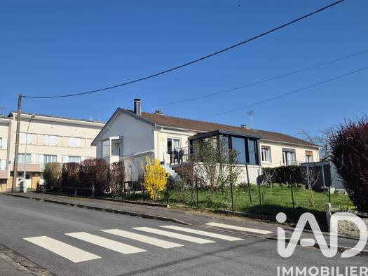 Maison de plain-pied à vendre 149 000 € 6 pièces 3 chambres 102 m² 450 m² de terrain Mouzon 08210