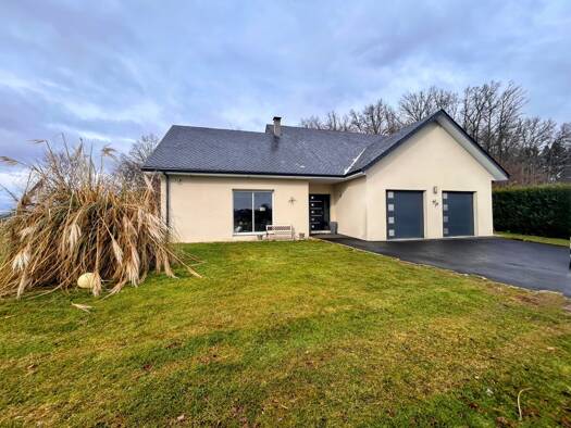 Maison de plain-pied à vendre 337 600 € 5 pièces 3 chambres 150 m² 1 325 m² de terrain Ussel 19200