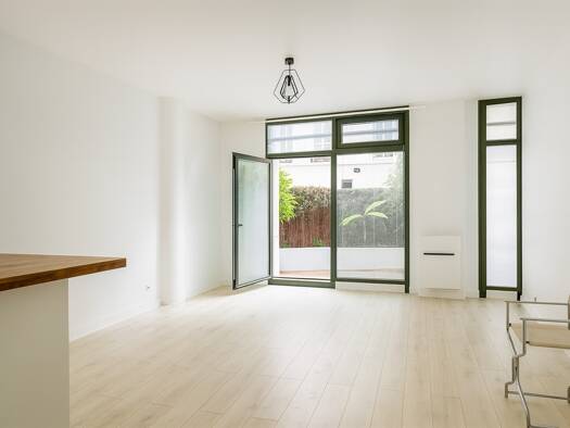 Local d'activités à vendre 335 000 € 42 m² d'espace de stockage Vaillant-Sembat Boulogne-Billancourt 92100