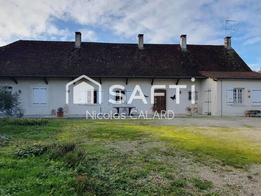 Maison à vendre 340 000 € 6 pièces 4 chambres 240 m² 7 800 m² de terrain Bantanges 71500