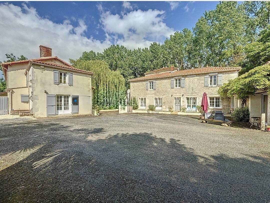 Maison à vendre, 440m², MAREUIL SUR LAY DISSAIS