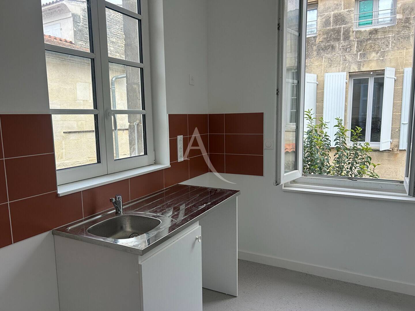 Maison à louer, 30m², ROCHEFORT