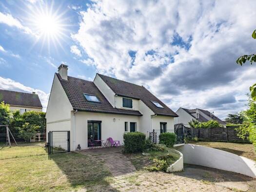 Maison à vendre 480 000 € 6 pièces 4 chambres 130 m² 631 m² de terrain Les Fleurs Carrières-sous-Poissy 78955