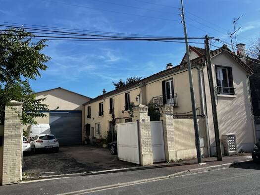 Local d'activités à louer 5 000 € 600 m² d'espace de stockage Saint-Maur-des-Fossés 94100