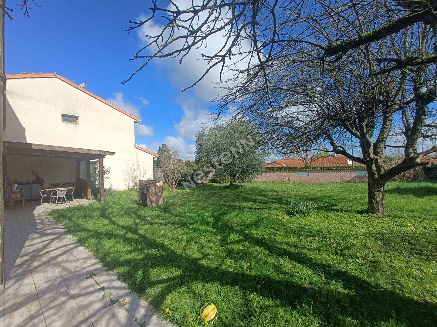 Maison à vendre, 121m², SAINT PIERRE DE CHANDIEU