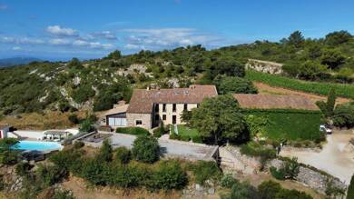 Maison à vendre 1 791 400 € 23 pièces 7 chambres 480 m² 106 000 m² de terrain Saint-Chinian 34360
