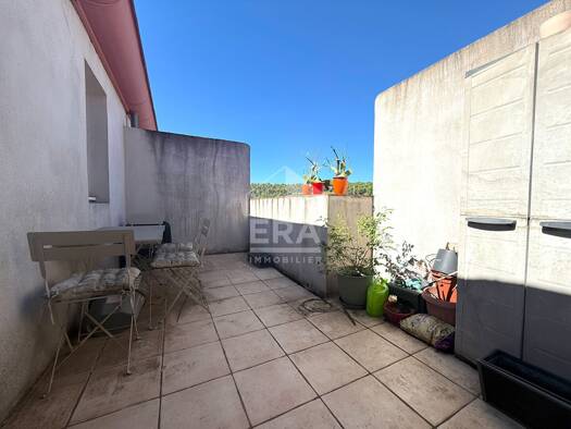 Appartement à vendre 195 000 € 2 pièces 1 chambre 34 m² Étage 2/2 Bouc Bel Air 13320