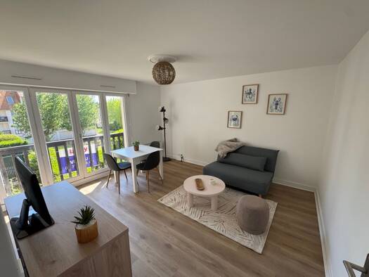 Appartement à louer 526 € 1 pièce 20,3 m² Étage 1/4 Villers-sur-Mer 14640