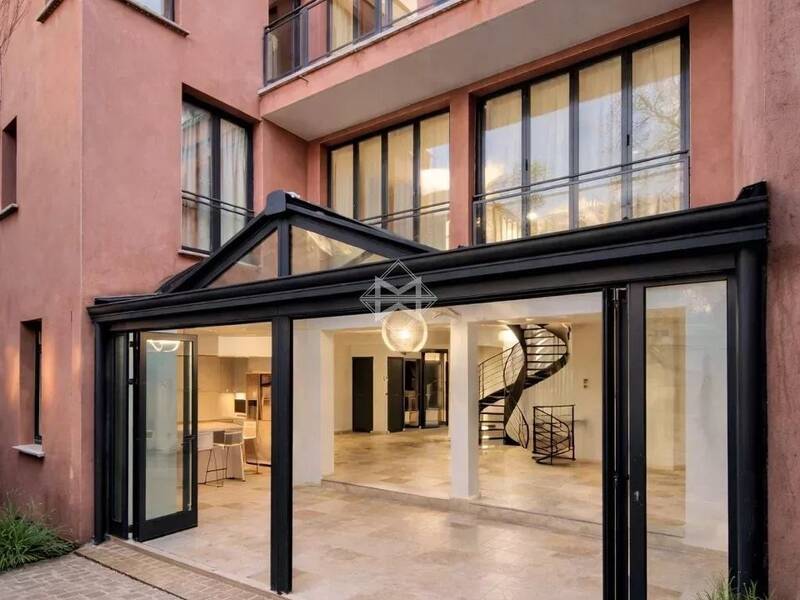 Maison à louer, 360m², PARIS 14E