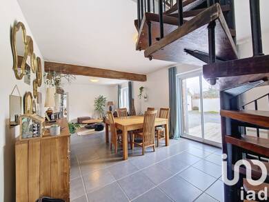 Maison de ville à vendre 179 000 € 5 pièces 3 chambres 95 m² 810 m² de terrain La Salle-Perruche-Meron-Villages Montreuil-Bellay 49260