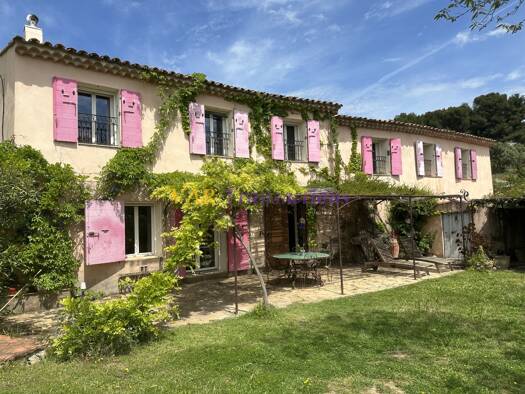 Ferme à vendre 925 000 € 6 pièces 4 chambres 164,1 m² 1 884 m² de terrain Sanary-sur-Mer 83110