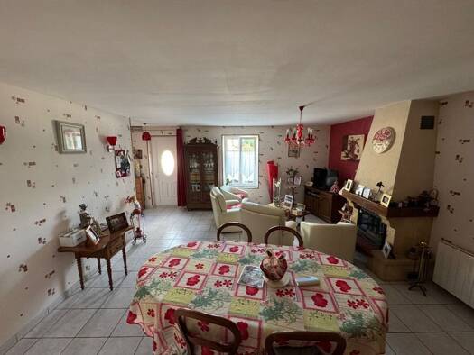 Maison à vendre - Première occupation 137 800 € 5 pièces 3 chambres 100 m² 621 m² de terrain Parennes 72140
