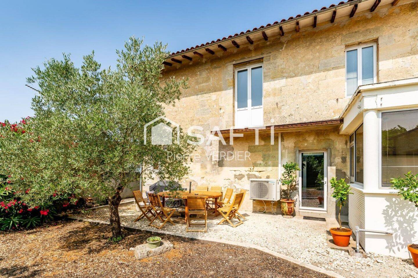 Maison à vendre, 250m², PRIGNAC ET MARCAMPS
