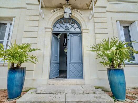 Maison à vendre 1 520 000 € 8 pièces 5 chambres 340 m² Le chemin Vert-Clos Bonnet Saumur 49400