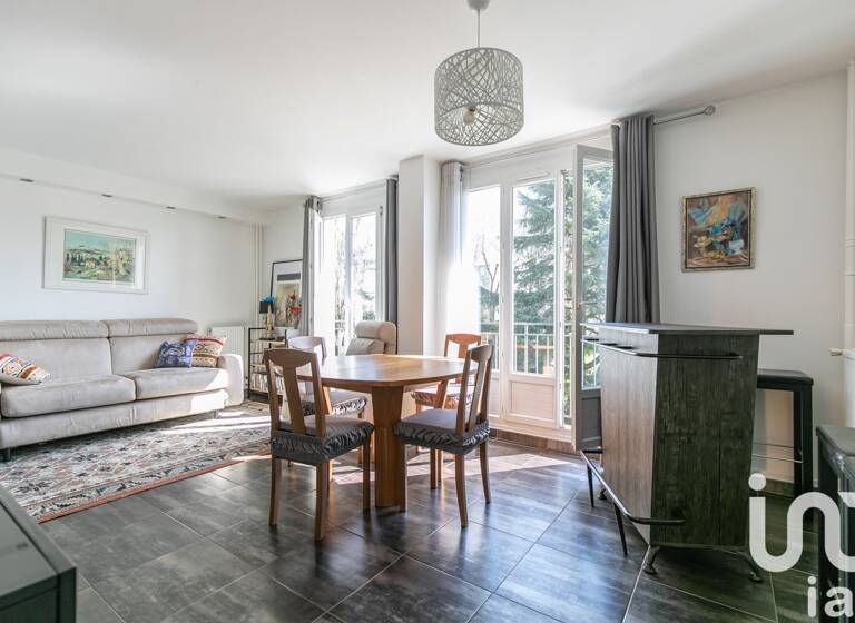 Appartement à vendre 249 000 € 3 pièces 2<br/>chambres 77 m²<br/>superficie 2/12<br/>étage Le Pré Gentil Rosny-sous-Bois 93110