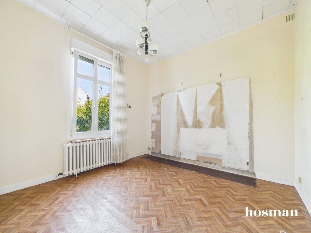 Charmante maison à rafraichir avec superbe jardin et garage - Qu — 7