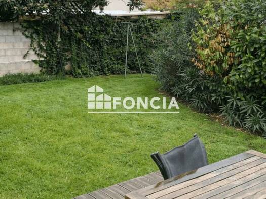 Appartement à vendre 167 000 € 3 pièces 2 chambres 69 m² RDC/1 Rodilhan 30230