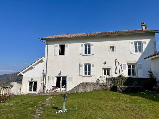 Maison de plain-pied à vendre 445 000 € 8 pièces 4 chambres 180 m² 700 m² de terrain Merlas 38620