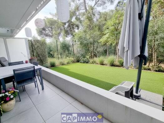 Appartement à vendre 239 000 € 2 pièces 1 chambre 40 m² RDC/4 Les Plantades-Pierrascas La Garde 83130