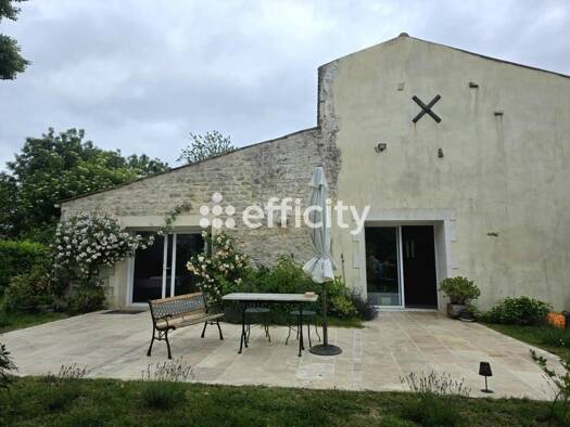 Maison en viager Bouquet 81 375 € 5 pièces 4 chambres 127 m² 1 016 m² de terrain Saint-Porchaire 17250