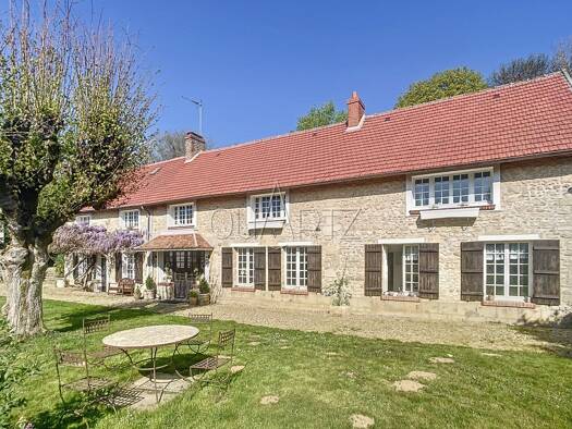 Maison à vendre 799 000 € 10 pièces 6 chambres 340 m² 6 971 m² de terrain Nesles-la-Vallée 95690