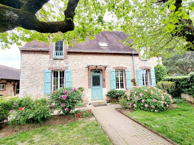 Maison à vendre 225 000 € 5 pièces 4 chambres 161 m² 1 405 m² de terrain Montcresson 45700