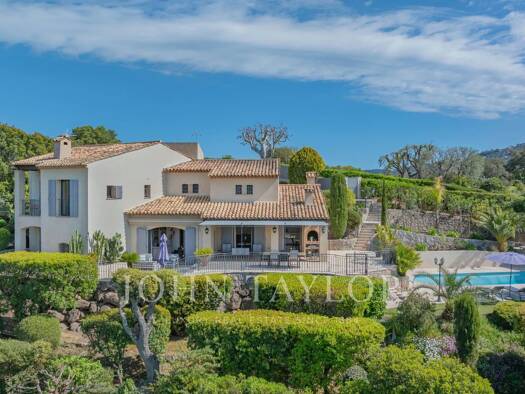 Maison à vendre 1 870 000 € 5 pièces 4 chambres 195 m² 1 500 m² de terrain Maure Vieille-La Napoule Mandelieu-la-Napoule 06210