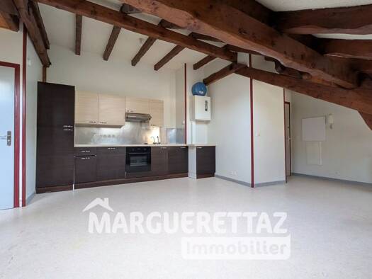 Appartement à vendre 126 500 € 2 pièces 1 chambre 37,5 m² Étage 4/4 Saint-Jeoire 74490