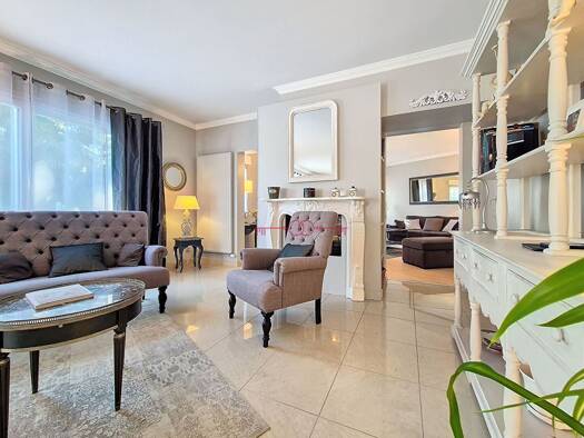 Maison à vendre 975 200 € 9 pièces 6 chambres 357,3 m² 981 m² de terrain Gueux 51390