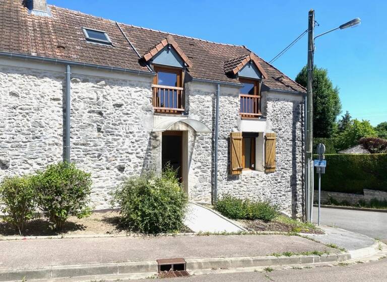 Appartement à vendre 179 000 € 3 pièces 2<br/>chambres 82 m²<br/>superficie 1<br/>étages Guerville 78930