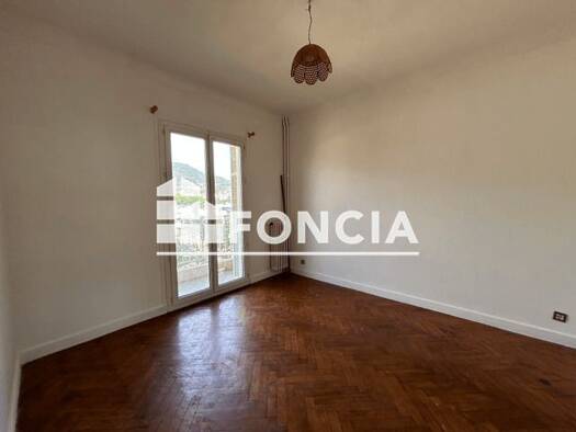 Appartement à louer 474 € 1 pièce 21,95 m² 4ème étage Puget-Théâtre Toulon 83000