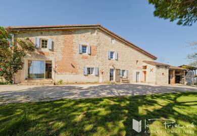 Maison à vendre 799 000 € 10 pièces 6 chambres 425 m² 4 289 m² de terrain Albi 81000