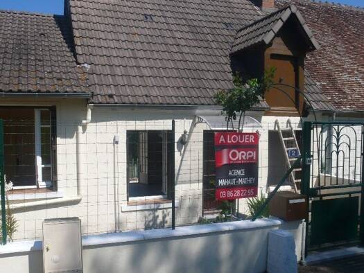 Maison à louer 555 € 2 pièces 1 chambre 51 m² 300 m² de terrain Tracy-sur-Loire 58150