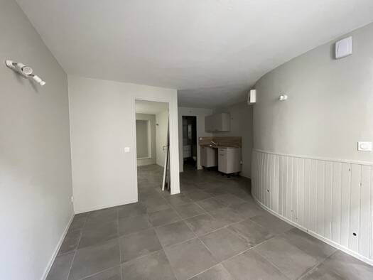 Appartement à louer 371 € 2 pièces 1 chambre 26 m² RDC Riom 63200