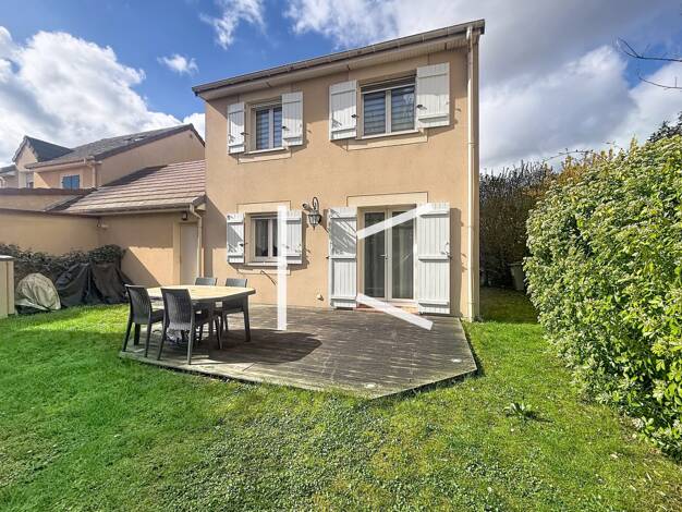Maison à vendre 329 000 € 5 pièces 3 chambres 75 m² 273 m² de terrain Gonesse 95500