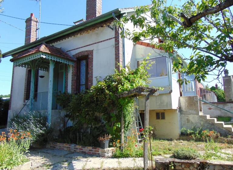 Maison à vendre 129 000 € 4 pièces 3<br/>chambres 83 m²<br/>superficie 2 290 m²<br/>terrain Corquilleroy 45120