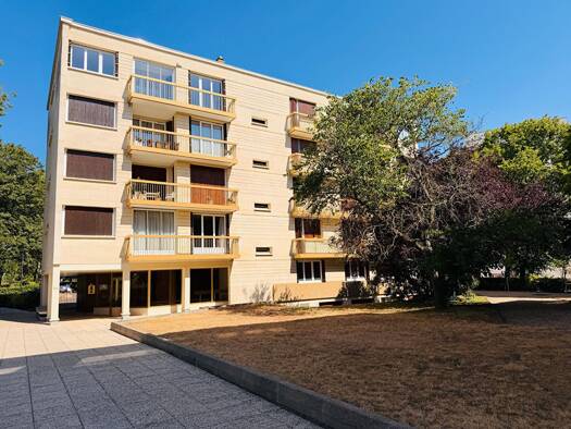 Appartement à vendre 79 900 € 1 pièce 13,05 m² RDC/4 Witold Marly-le-Roi 78160