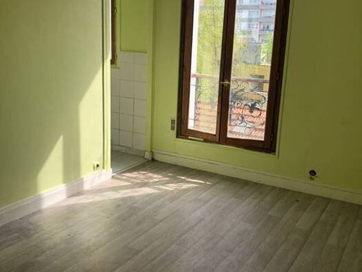 Appartement à vendre 122 000 € 2 pièces 1 chambre 30 m² Étage 3/4 Aubervilliers 93300